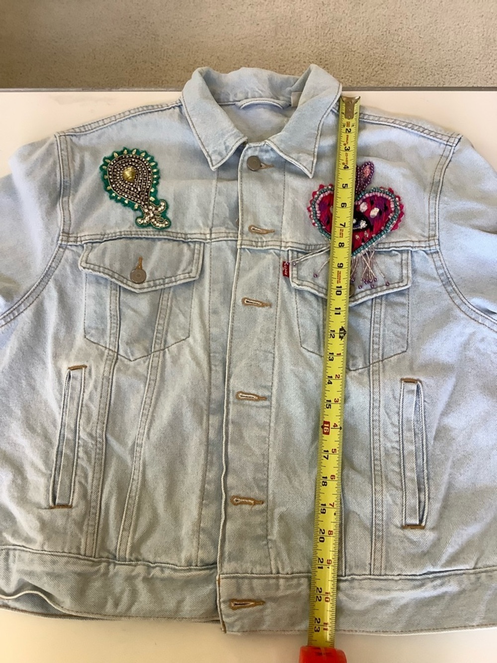OOAK Custom Levi’s Beaded Sacred Heart & Frida Trucker Jacket Hand-EmbroideredXL - Picture 12 of 15